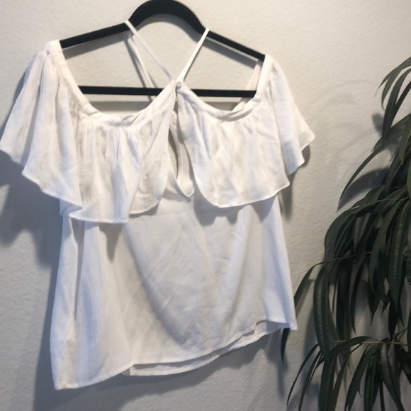 Express Off-Shoulder Crop - Picture 3 of 5